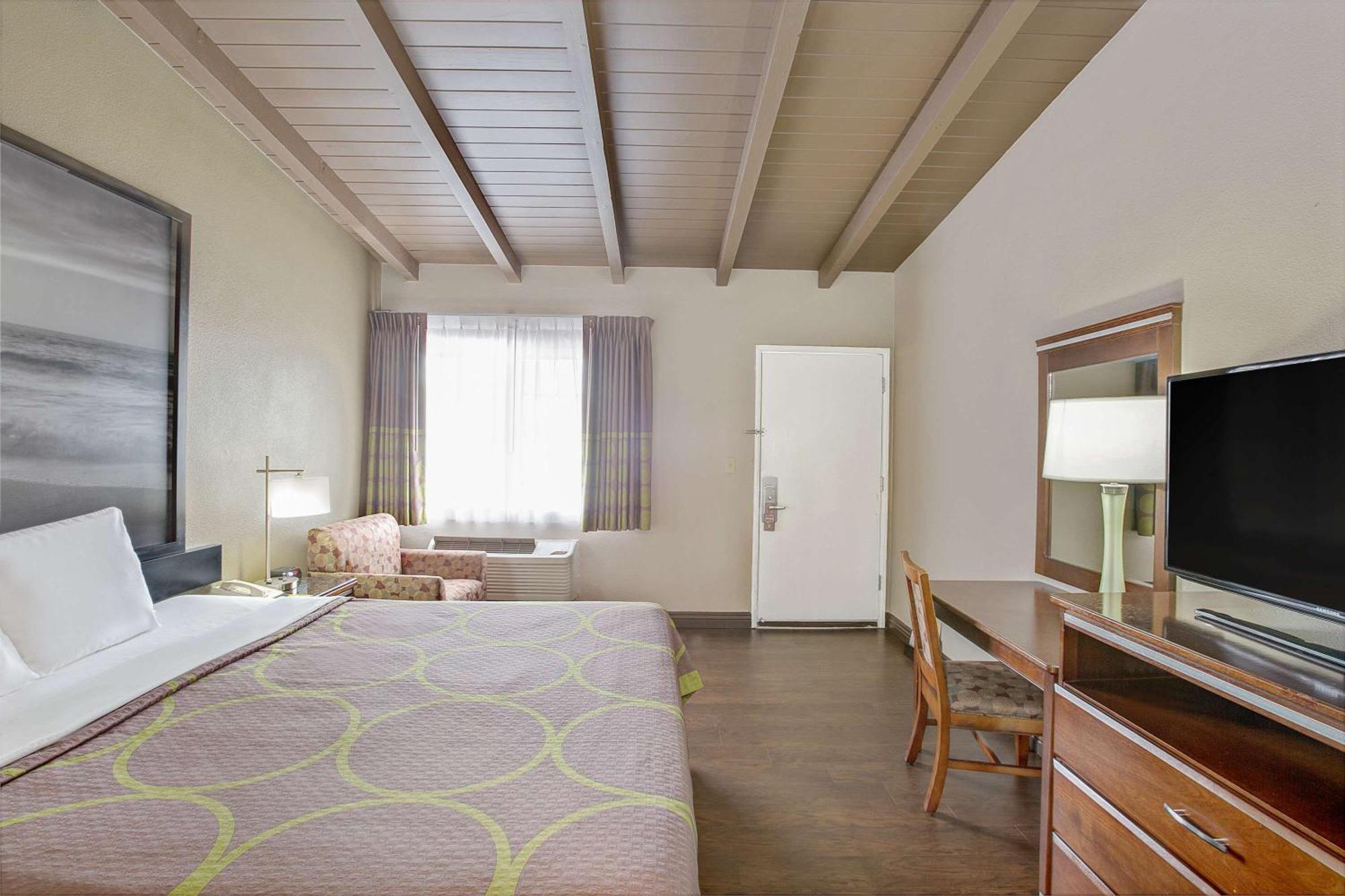 Super 8 By Wyndham Los Angeles-Culver City Area — Fotos 3